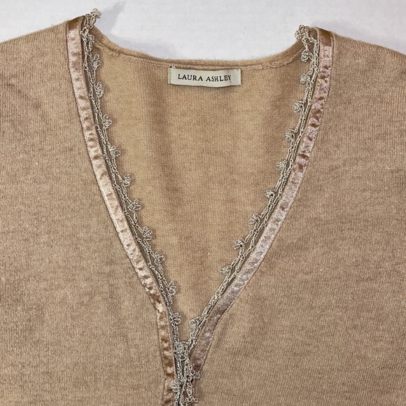 Laura Ashley Beige Hook & Eye Beaded Crochet Cardigan Sweater 8 - Picture 5 of 14